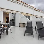 Terrace With Ocean View أذيخي