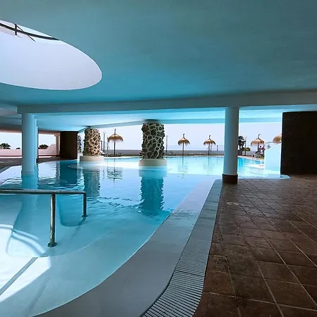 Terrace With Ocean View 아파트 *